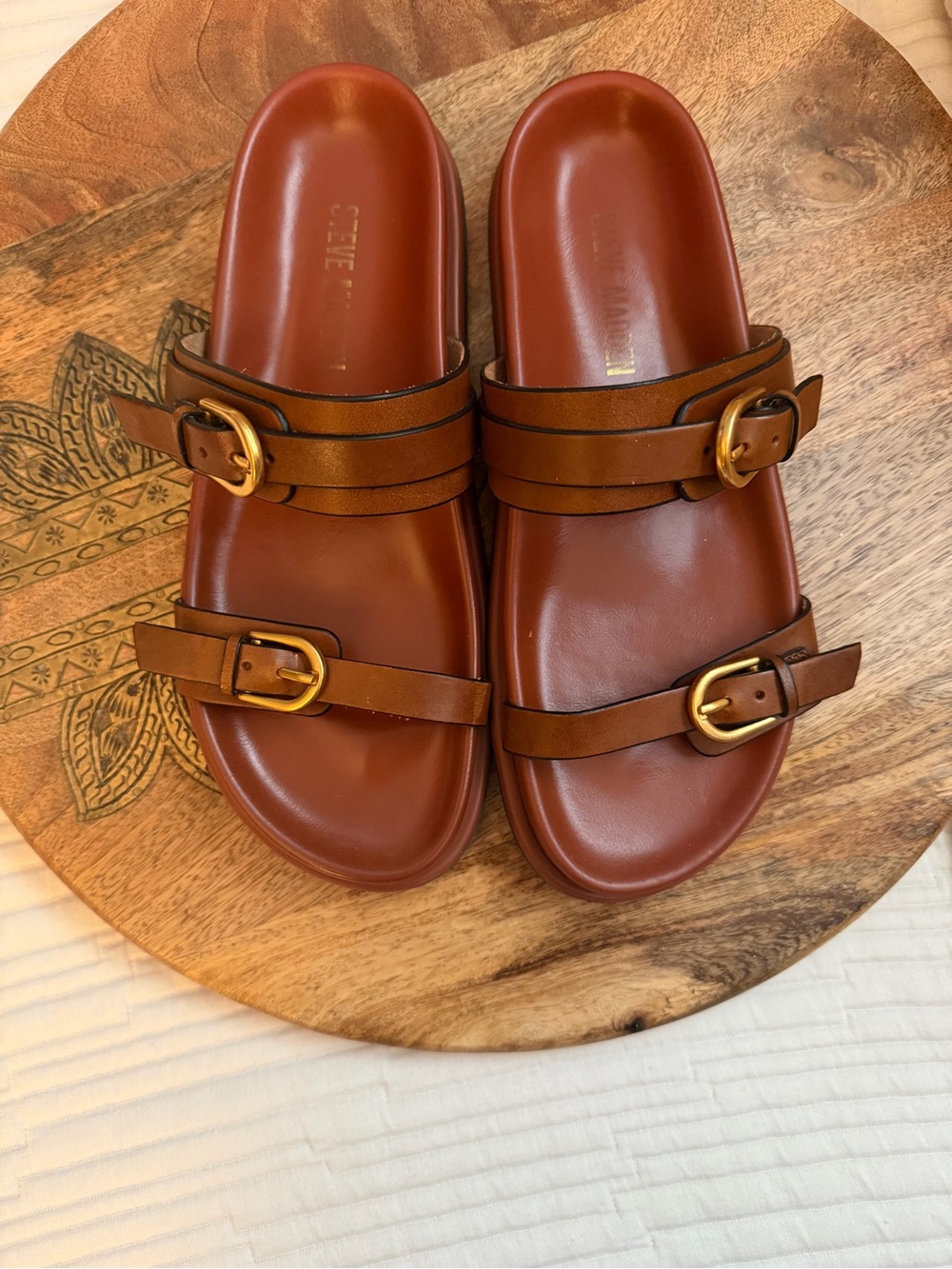 Steve Madden ZINA. Brown Leather Dual-Buckle Slide Sandals - Picture 4 of 7